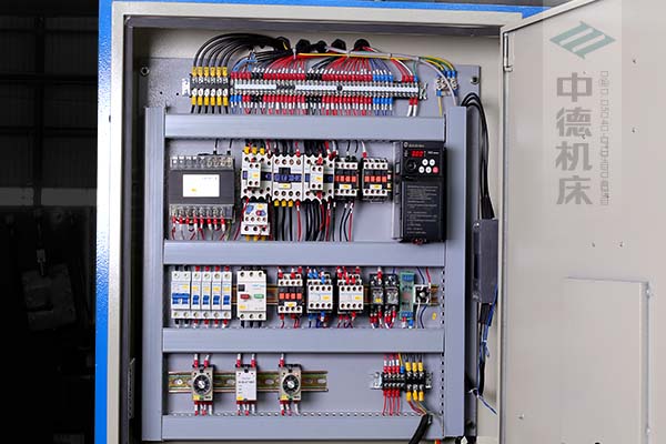 ZDS-1632采用正品電氣元件，裝有變頻驅動，控制精確，穩定耐用壽命長.jpg